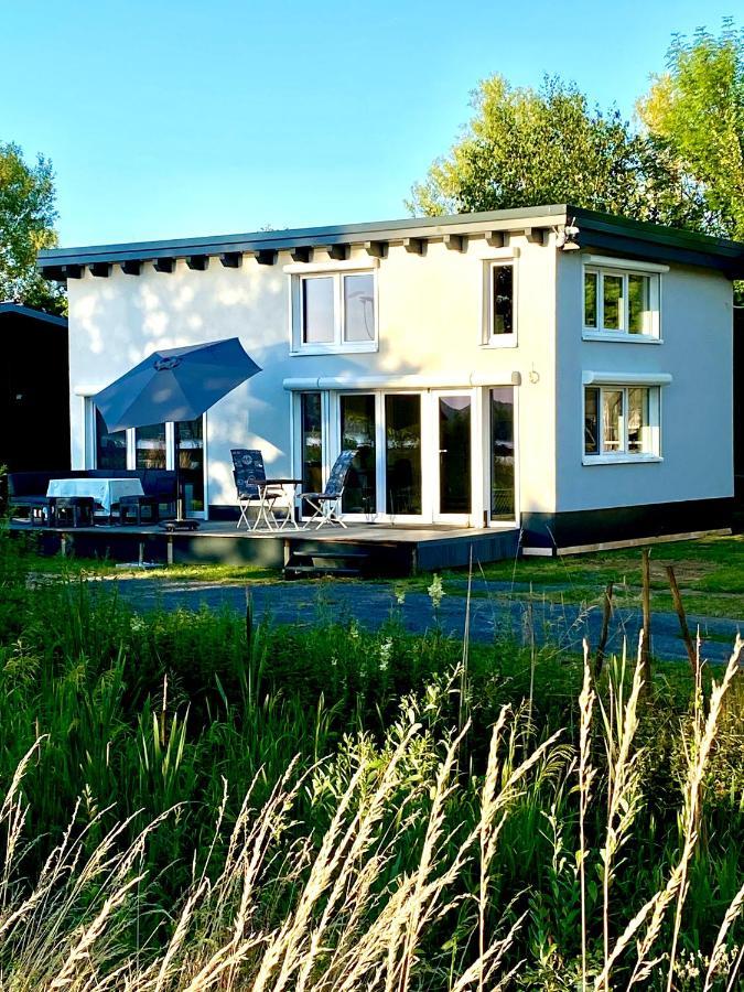 House Of Happiness Mit Seeblick Hungen Exterior photo