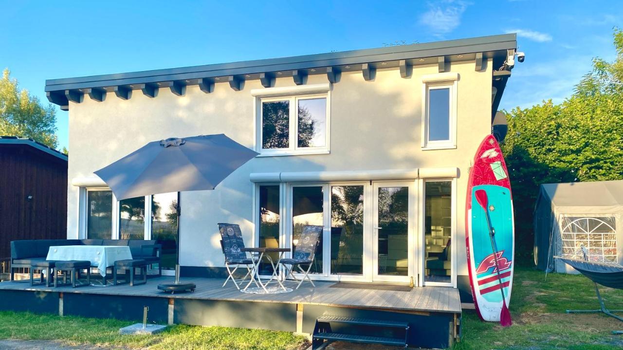 House Of Happiness Mit Seeblick Hungen Exterior photo